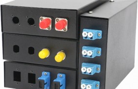 桌面式/壁挂式4口光纤终端盒
